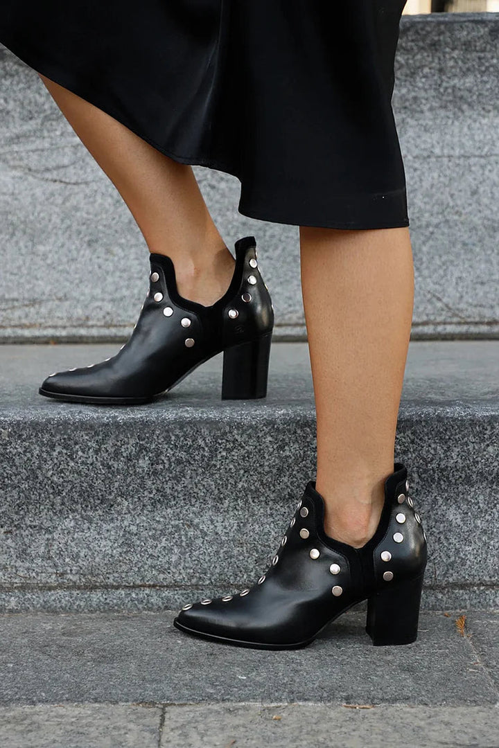 VIELLA | STUDDED ANKLE BOOT WITH WIDE HEEL