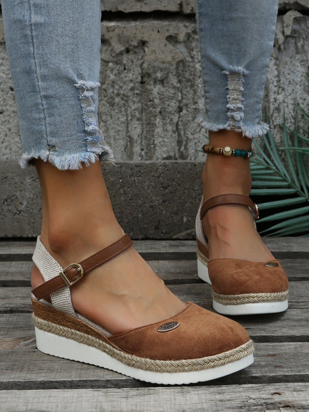 Lillian - Closed-Toe Platform Espadrilles