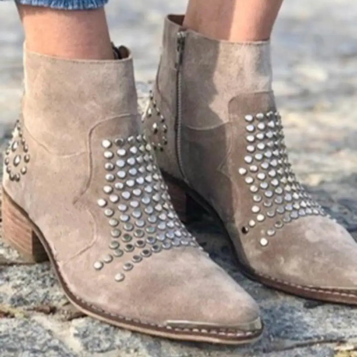 VIELLA | ANKLE BOOTS WITH STUDS