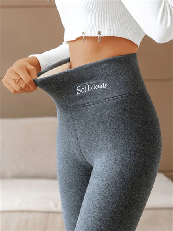 Elina – SoftClouds Thermal Leggings
