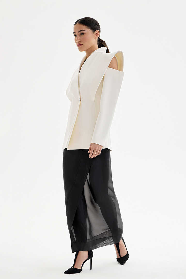 Valeria | Sculptural Shoulder Blazer