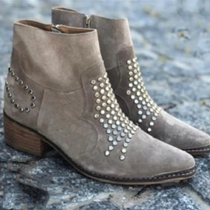 VIELLA | ANKLE BOOTS WITH STUDS