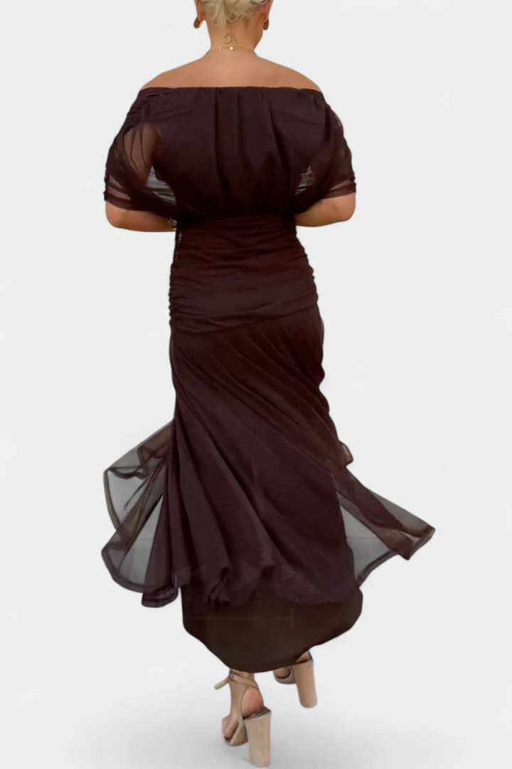 Alondra – Elegant Formal Dress with Off-Shoulder Design