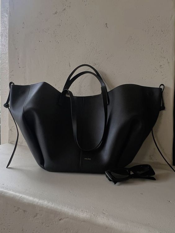 Caroline - Oversized Structured Leather Tote