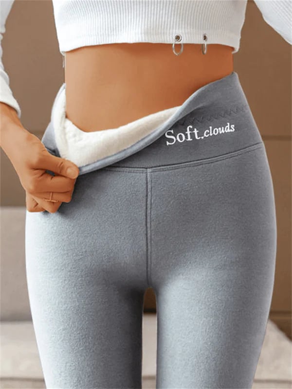 Elina – SoftClouds Thermal Leggings
